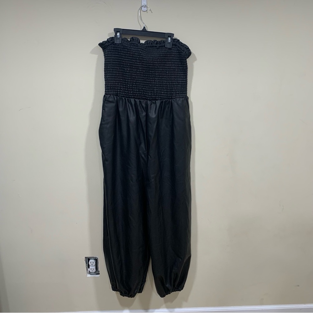 By Anthropologie Faux Leather Balloon Jumpsuit size Large EUC black womens - Picture 4 of 9